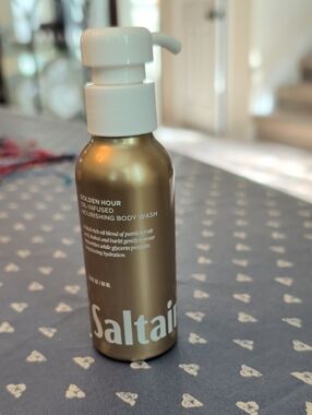 Saltaire Golden Hour Nourishing Body Wash – Gold